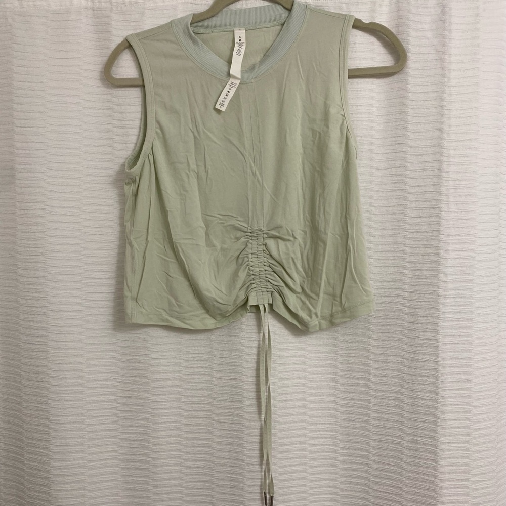 Lululemon mint sleeveless top.